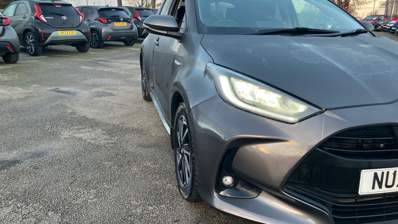 Toyota Yaris 1.5 Hybrid Design 5dr CVT Hybrid Hatchback